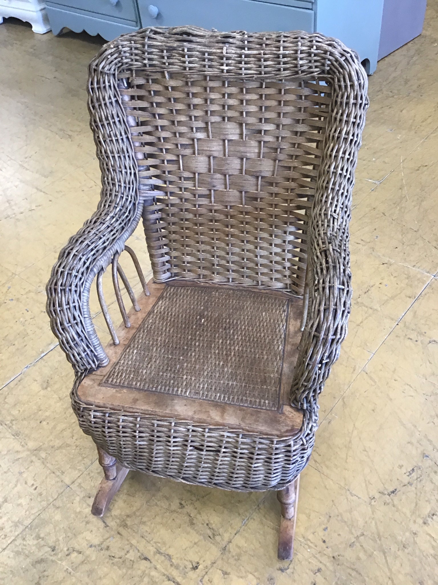 CHILDS VINTAGE WICKER ROCKER – Consign-it Furniture, LLC