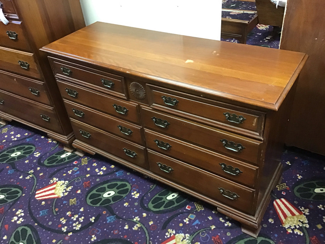 DRESSER ( HAS DAMAGE ON DRAWERS ) – Consign-it Furniture, LLC